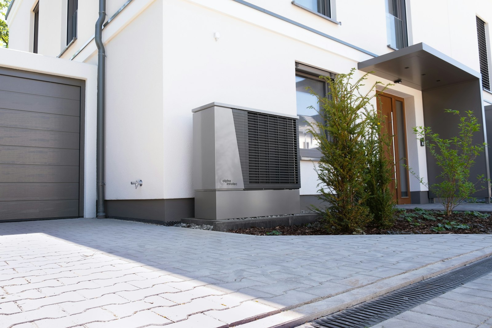 Siltumsūknis, saules paneļi vai siltināšana: ar ko sākt mājokļa energoefektivitāti